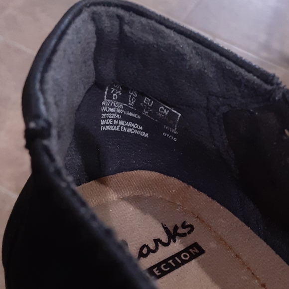 CLARK'S Collection, Soft Cushion,  Blk, Perforated Round Toe Size 10 Shoe - Picture 4 of 10